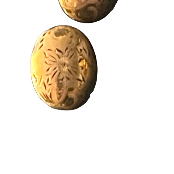 Vintage 12k Gold filled etched Forstner oval screw back earrings - Picture 4 of 6